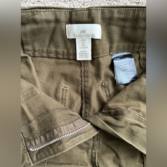 H&M wide leg brown women’s pants. Baggy and fun. Size US 4. - Picture 2 of 3